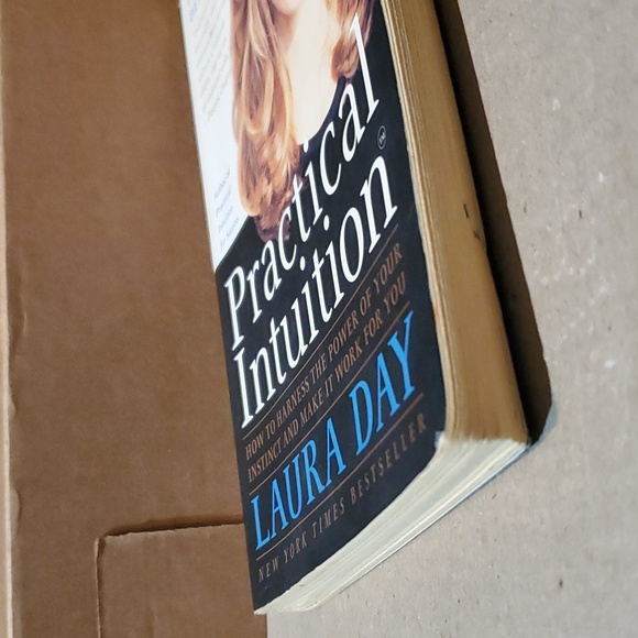2/$8 📚 Practical Intuition Laura Day Paperback book - Picture 6 of 12